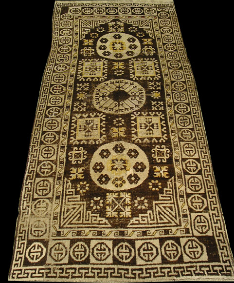 Antique Oriental Khotan RugSize 4'9"x10'7", RN# 28005